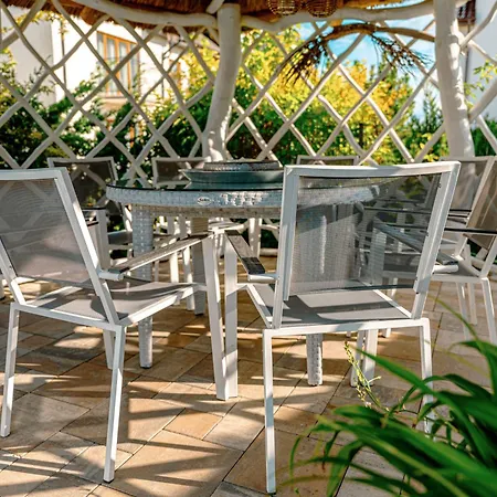 Проживание в семье Orbisa Bis